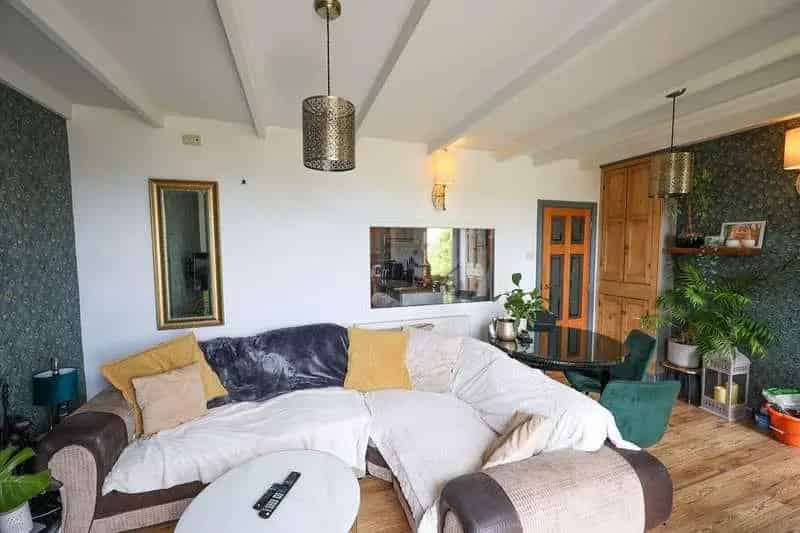 3 Bed House for Sale Near Schools and Shops