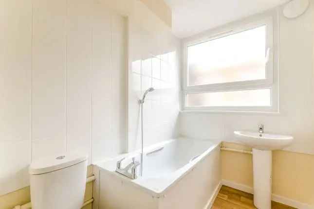 3 Bedroom House for Rent in De Beauvoir Town London N1