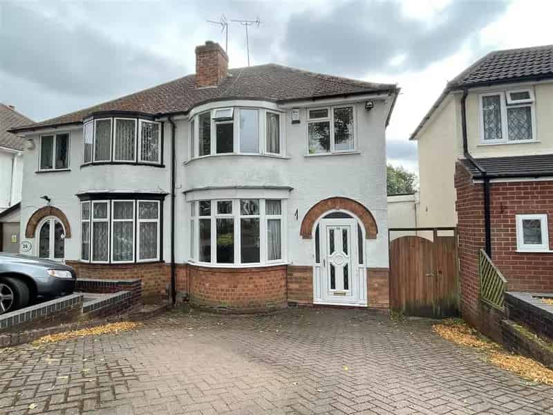 3 bedroom semi-detached house for sale