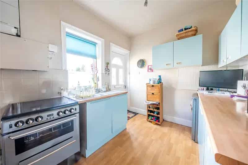 2 Bed Terrace Rawdon Stunning Views First Time Buyers