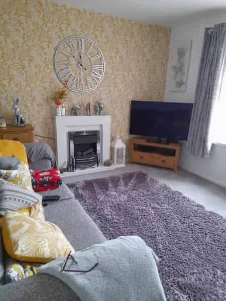 2 Bed Bungalow Stallingborough Pets Allowed Garden