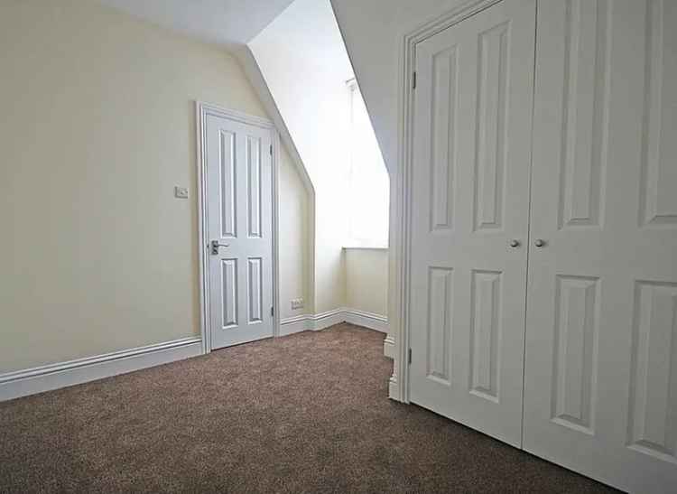 Two Bedroom En-Suite Apartment Ealing Broadway