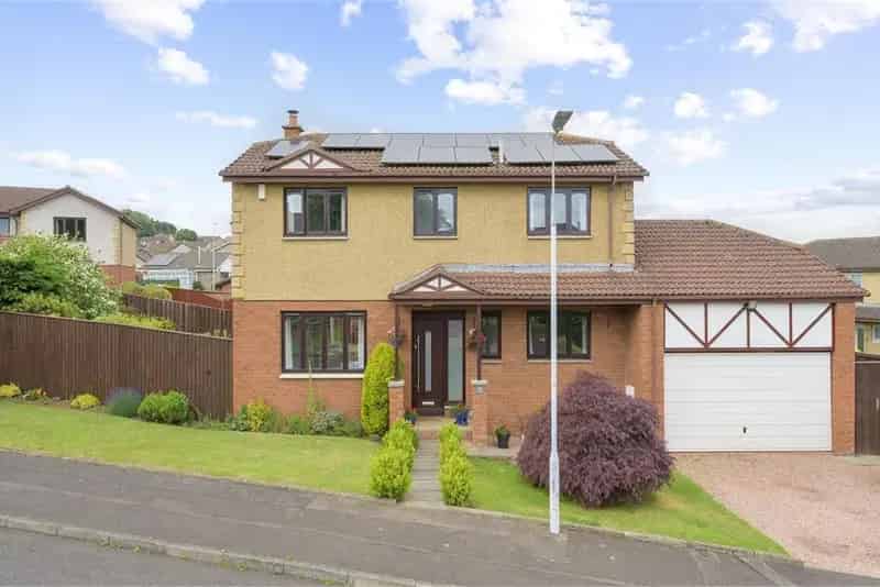 4 Bed Detached House with 3 Reception Rooms and Double Garage