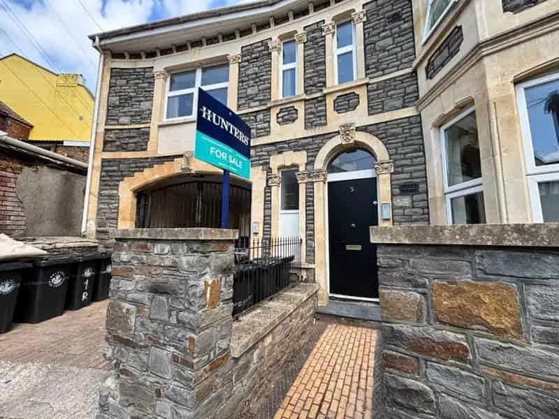 1 bedroom Flat
Sold STC
Total Size: 485 SQ FT