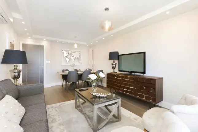 Flat to rent in Finchley Road, London NW3