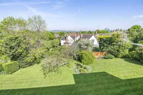 Two Bedroom Apartment with Balcony and Garage Near Pitshanger Lane