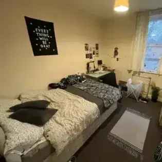 3 Bedroom House 71m² Manchester
