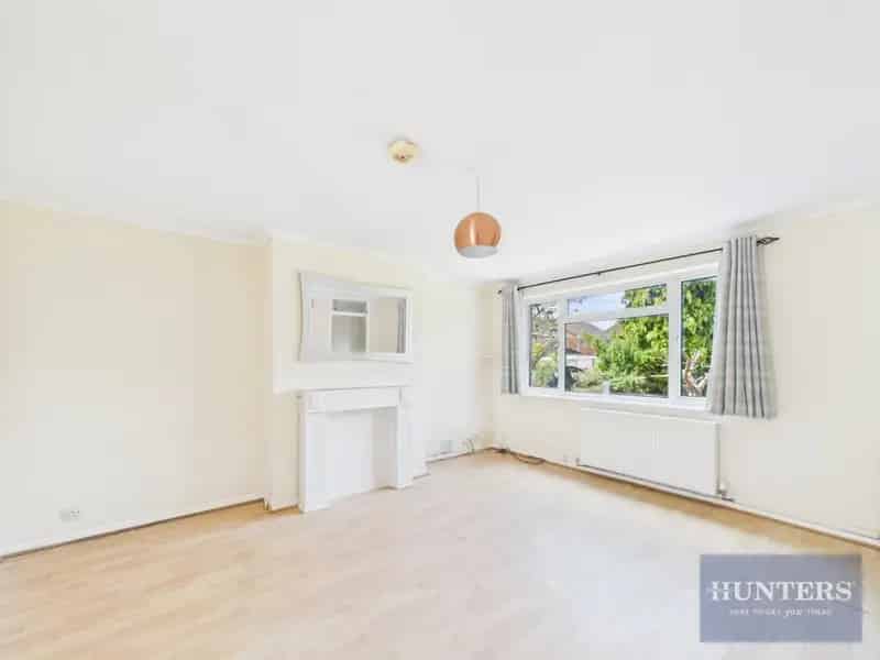 3 Bedroom House To Let Hatherley Garage Parking Newly Decorated