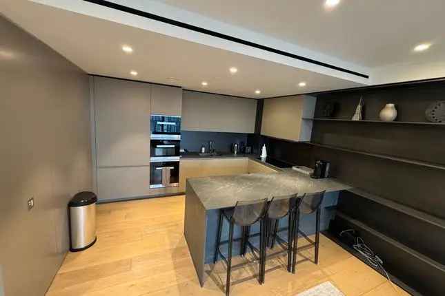 Flat to rent in Buckingham Palace Road, London SW1W