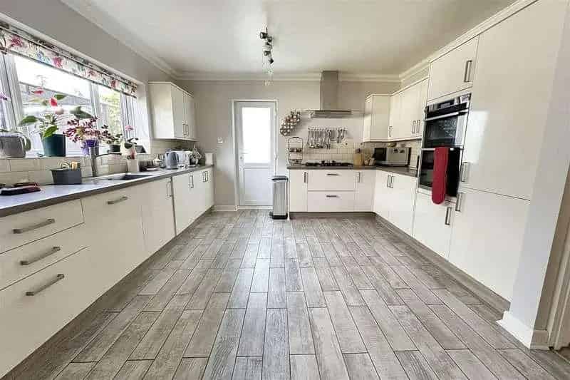 4 Bed Detached Chalet For Sale Near Ferndown