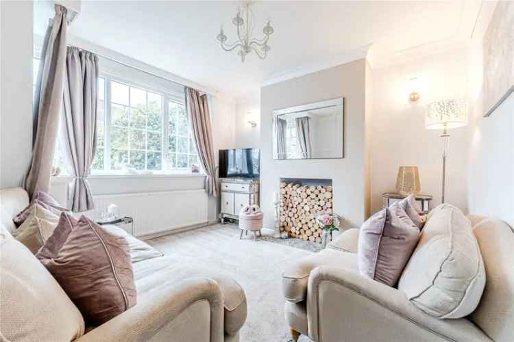 House For Sale in Leeds, England