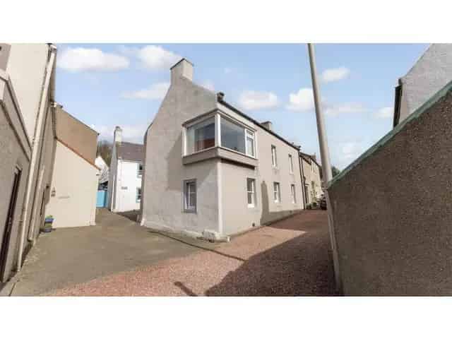 3 Bedroom End Terraced House for Sale River Forth Views