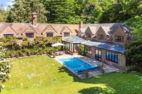 Fontwood House Family Home with Cottage and Pool