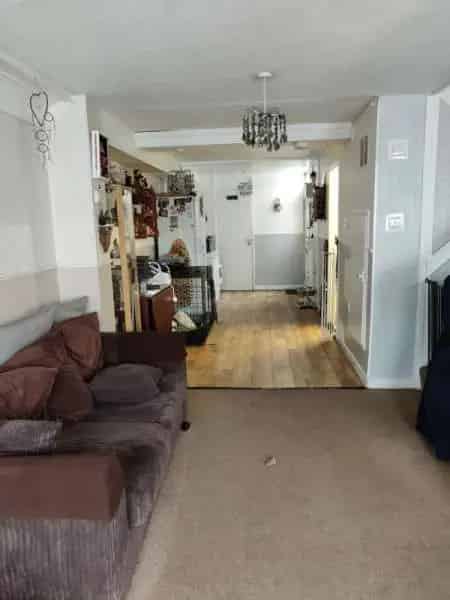 3 Bedroom Terrace House Near Schools and Shops
