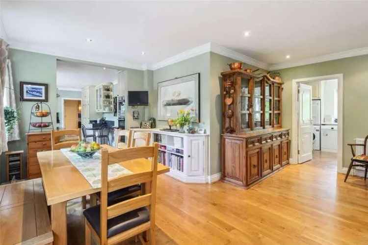 5 Bed House for Sale in Ashley Park, Walton-on-Thames