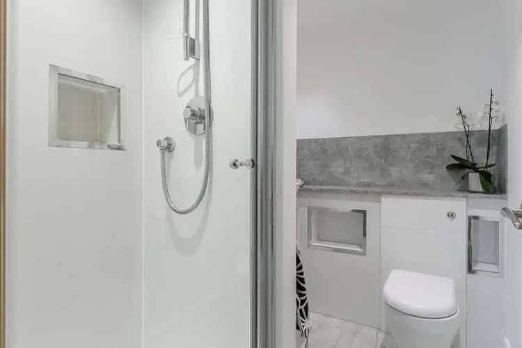 2 Bed Flat for Sale in Edinburghs Brunswick Area