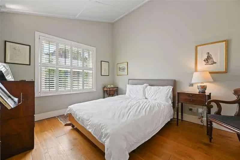 4 Bed House For Sale - 3 Floors, South West Garden
