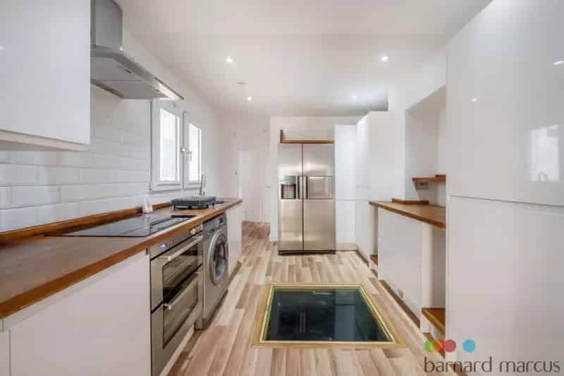 Two Bedroom House Near Clapham Junction - Zero Deposit Available