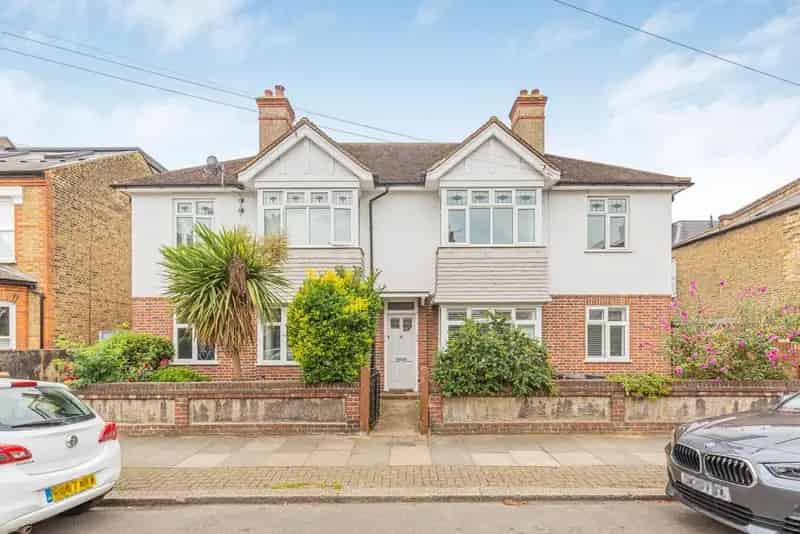 Two Double Bedroom Flat near Garratt Green Earlsfield Tooting