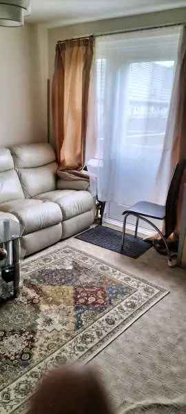 Flat For Rent in Sheffield, England