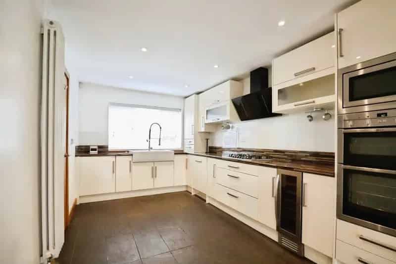 3-Bedroom Townhouse in Canton Cardiff