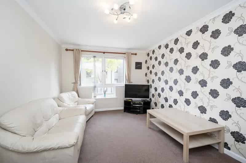 One Bedroom Ground Floor Apartment Near Aberdeen City Centre