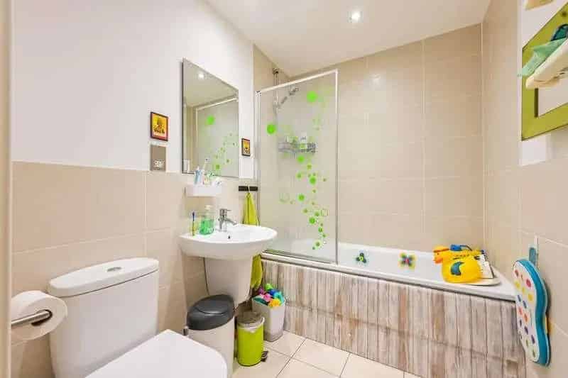2 Bed Flat for Sale in Quiet Residential Area