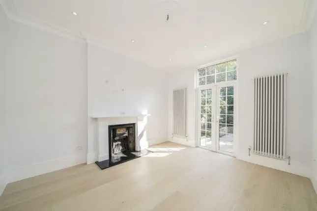 Semi-detached house to rent in Ravenscourt Road, London W6