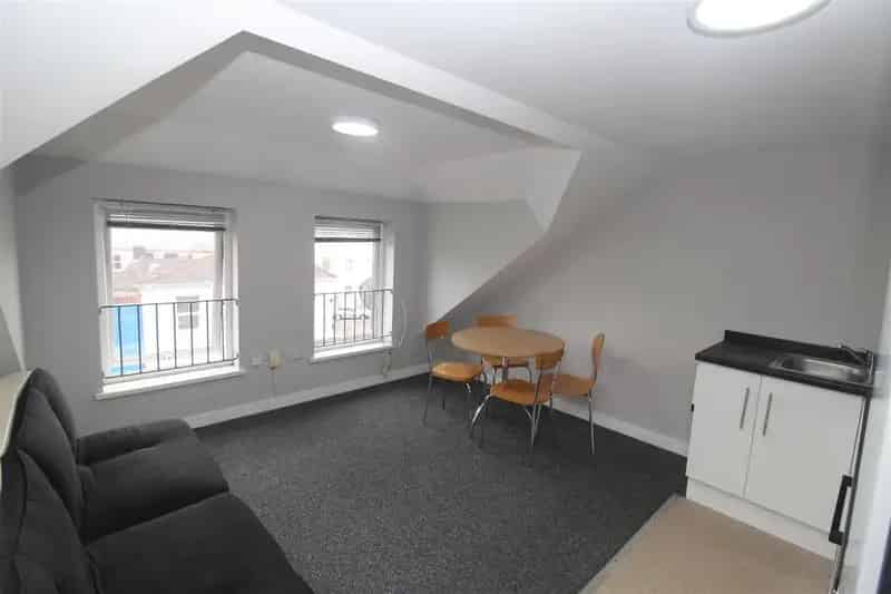 2 Bedroom Flat to Rent