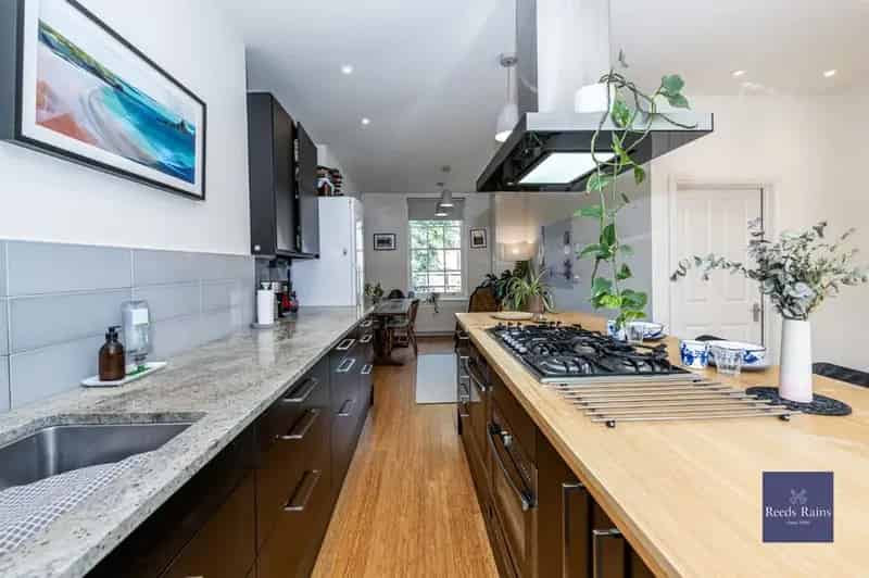 4 Bedroom End Terrace House to Rent Near Myatts Field