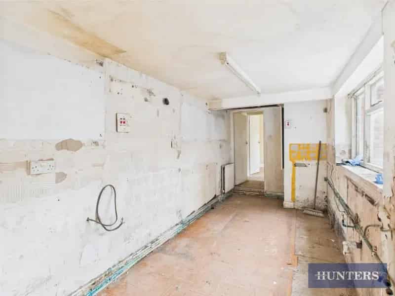 2 Bedroom Flat For Sale Filey Full Renovation Potential