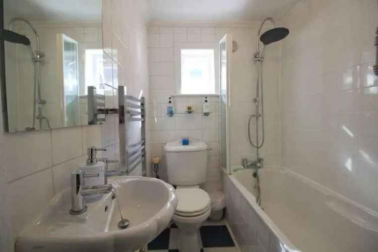 2 Bed Flat for Sale in North Watford