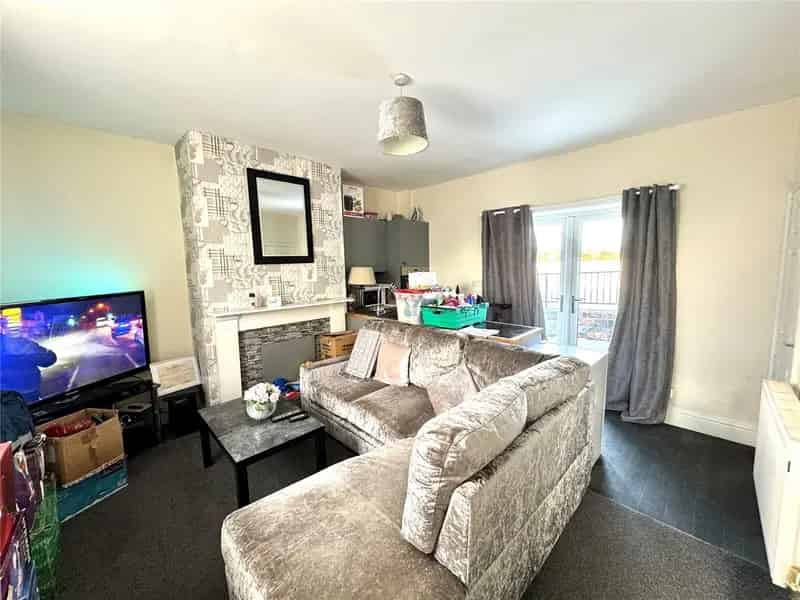 Spacious 1-Bedroom Terraced House East Ardsley