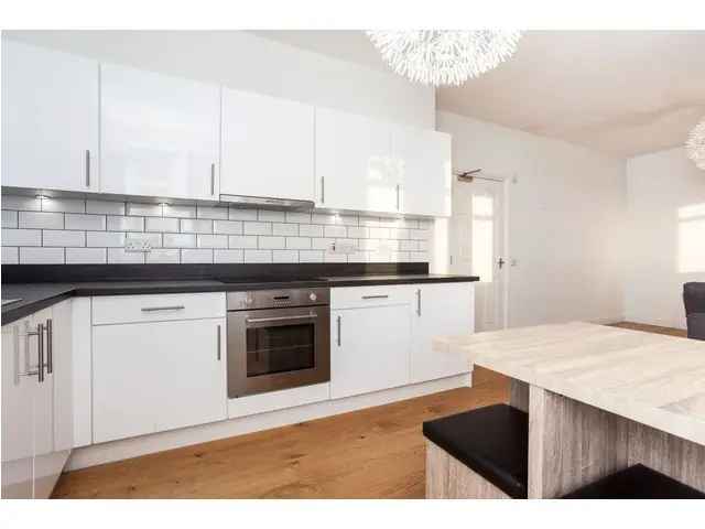 2 bedroom flat  for sale