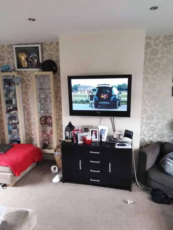 2 Bed Maisonette Near Schools Shops and Transport