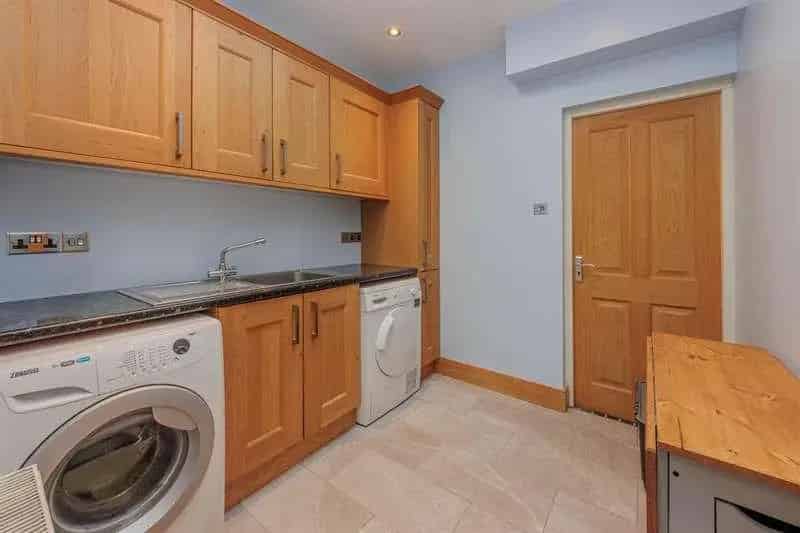 4 Bed House for Sale Near Oakwood Station
