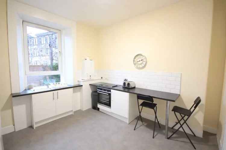 Freshly Decorated 1st Floor Flat Glasgow East End