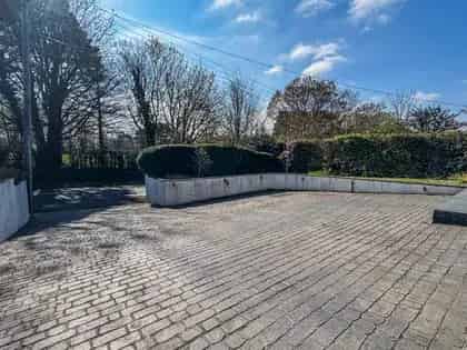 3 Bed Detached Bungalow Rhiwbina Modern Kitchen Family Bathroom
