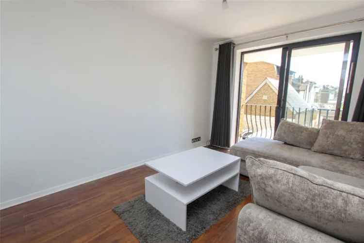 1 bedroom flat/apartment in Leigh-on-Sea