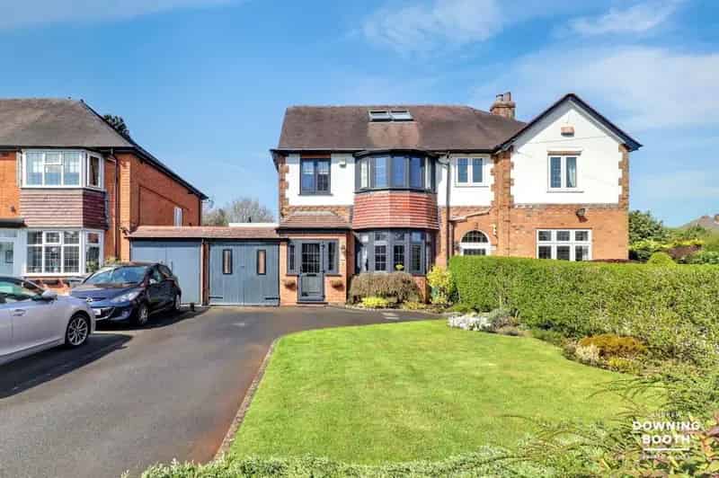 4 Bedroom Semi-Detached House for Sale