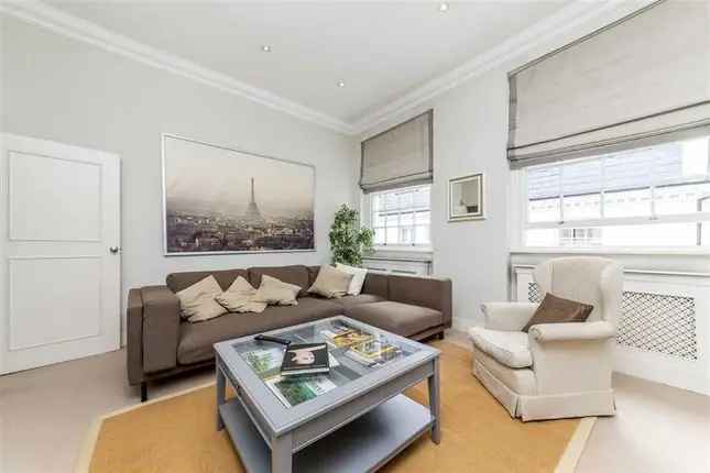 3 Bedroom Apartment near Hyde Park - Queen's Gate Place Mews