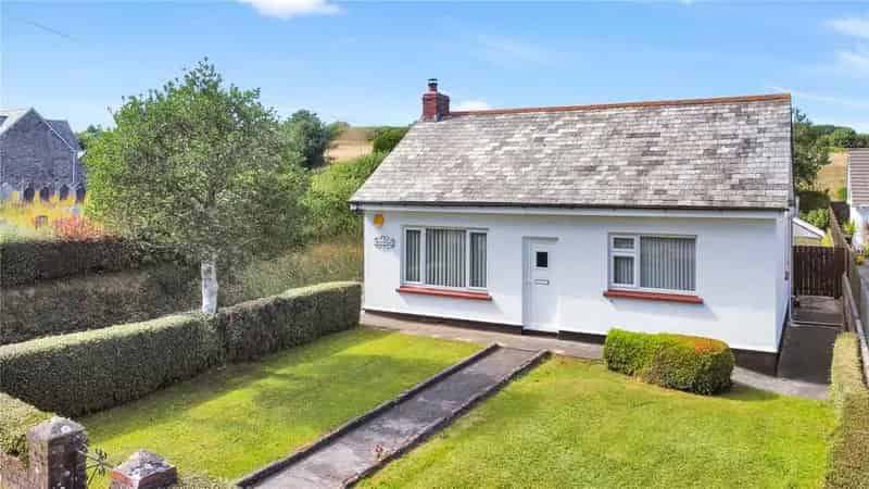 2 Bedroom Bungalow For Sale