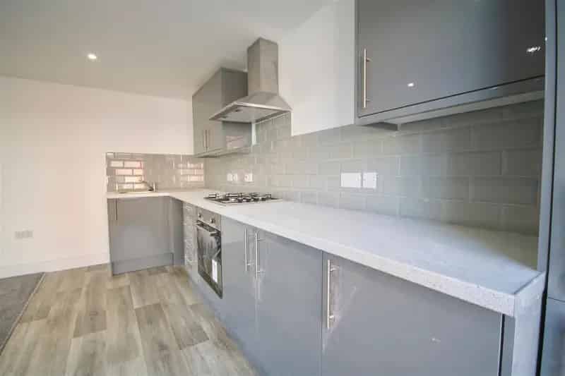 2 Bedroom Flat House to Rent in North End