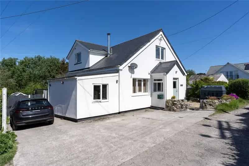 4 Bedroom House for Sale