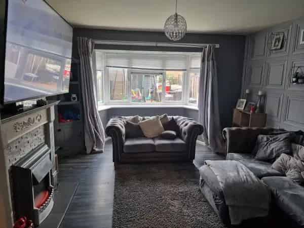3 Bed Family Home with Nice Gardens