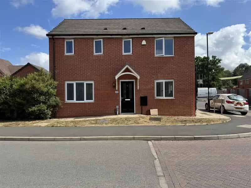 3 Bedroom Detached House For Sale