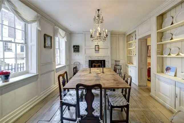 Georgian Terraced House for Sale in London W8