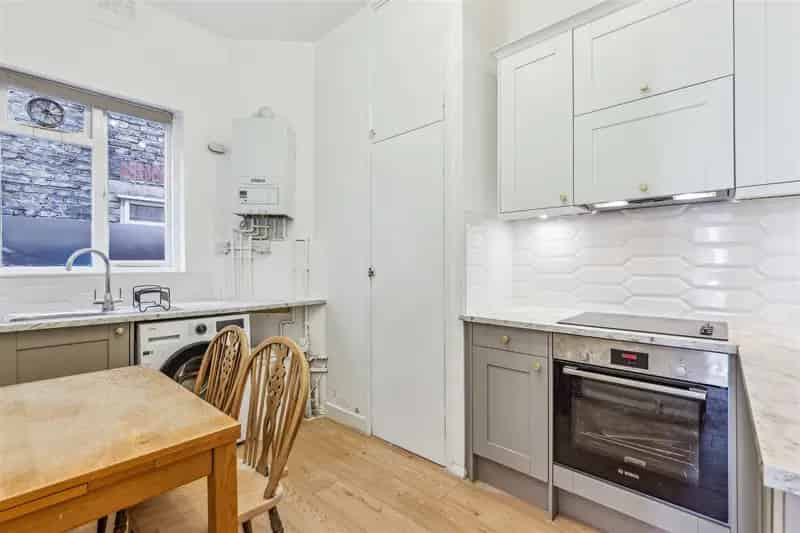 0 Bedroom Flat House to Rent near Catford Station
