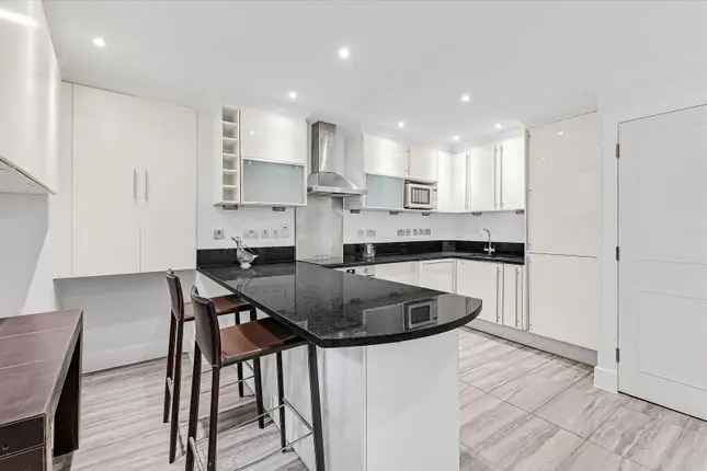 Maisonette to rent in North End Way, London NW3