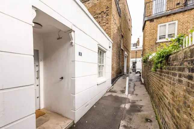 Mews house to rent in Richards Place, Chelsea, London SW3